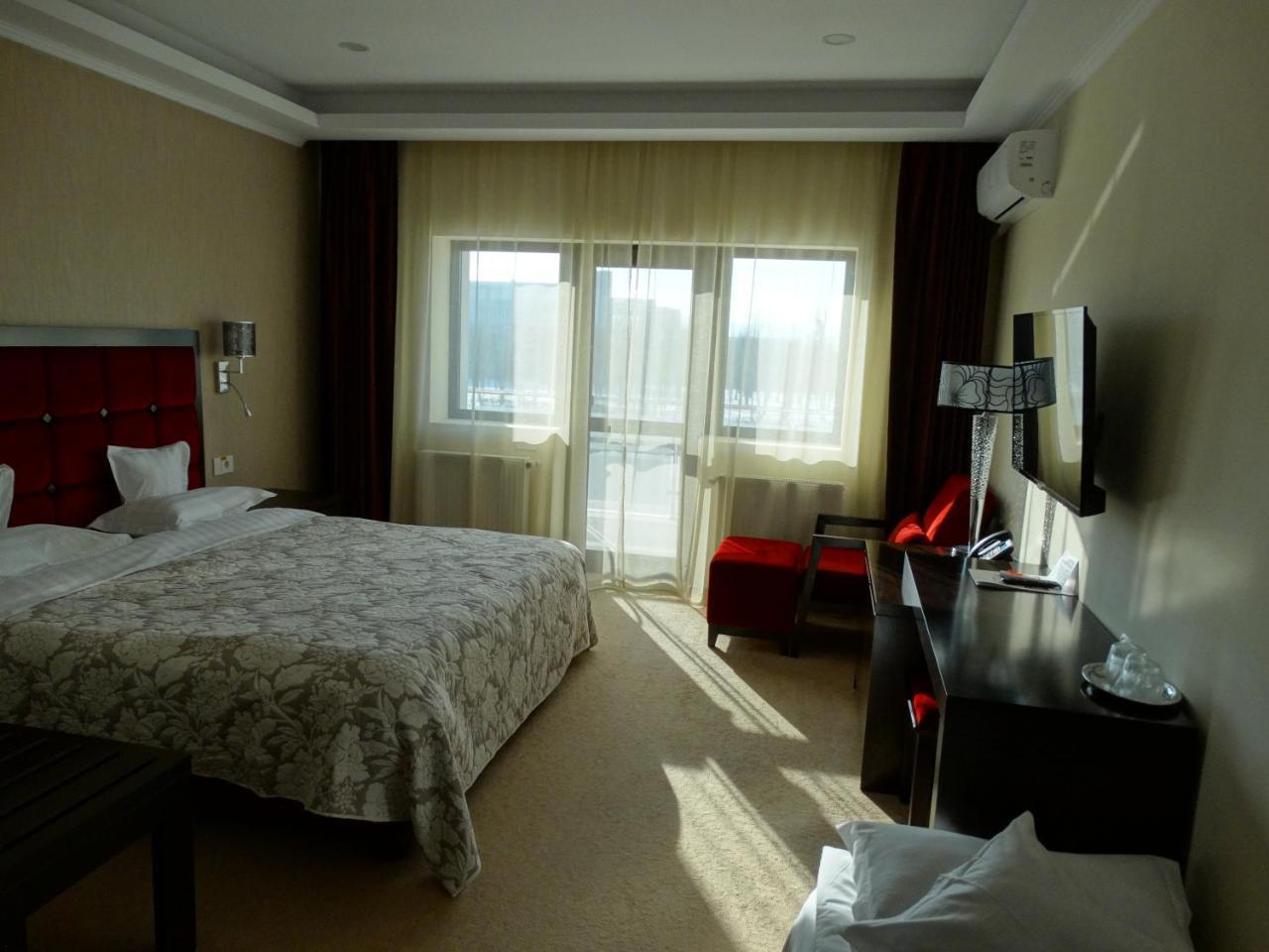 Hotel Terra Iasi Valea Lupului  Екстер'єр фото