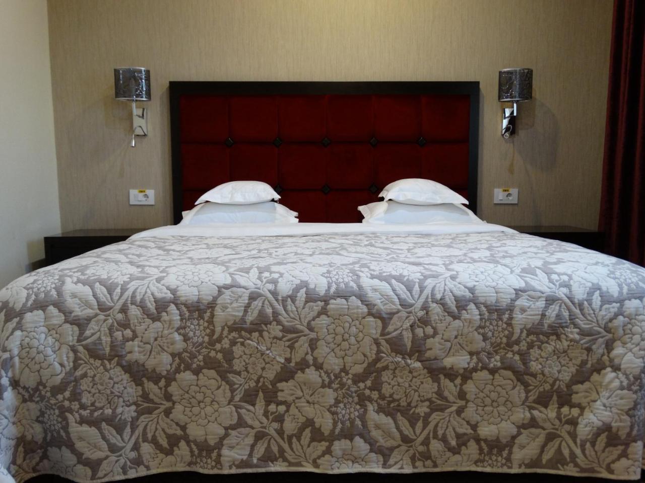 Hotel Terra Iasi Valea Lupului  Екстер'єр фото