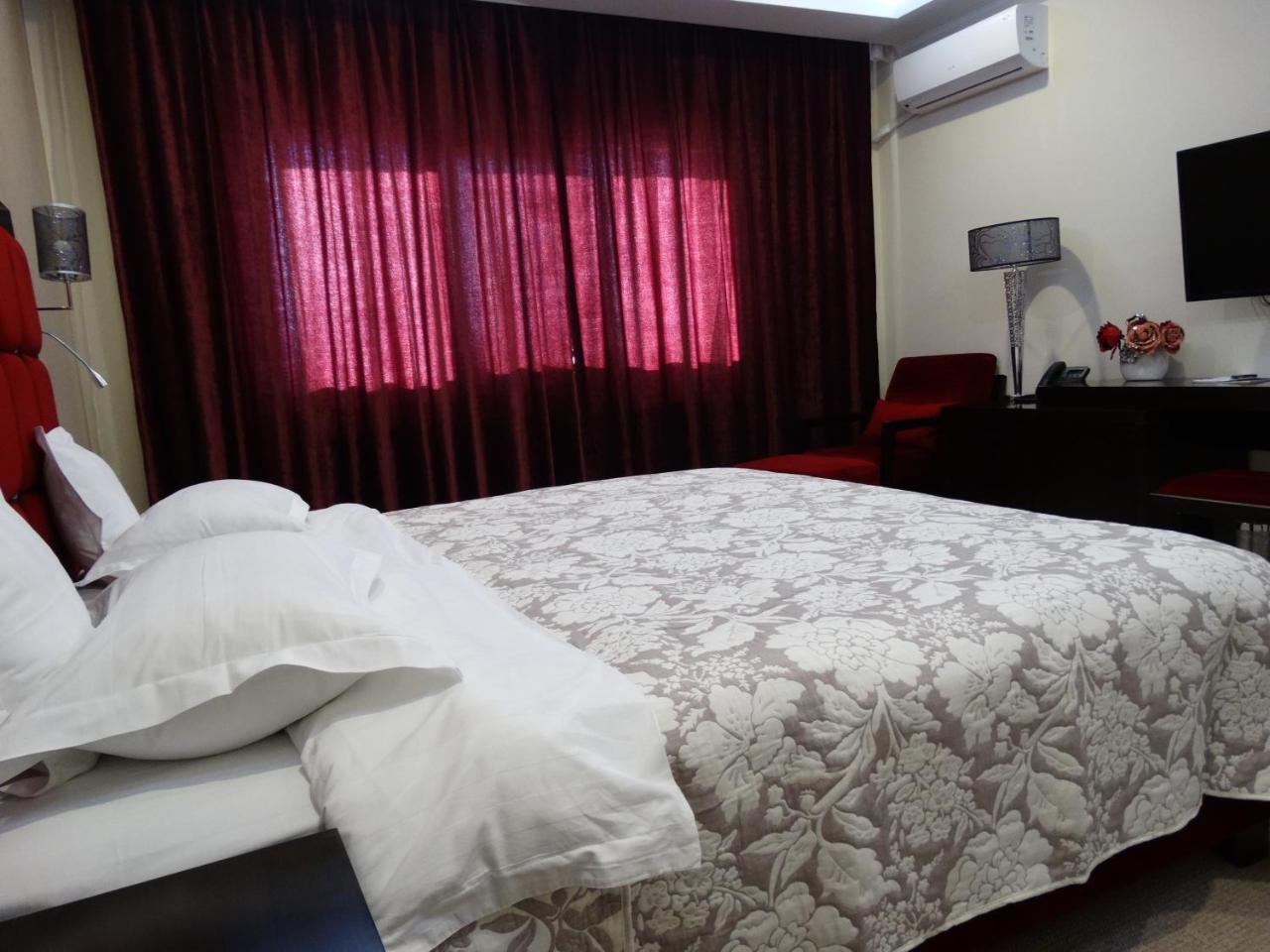 Hotel Terra Iasi Valea Lupului  Екстер'єр фото
