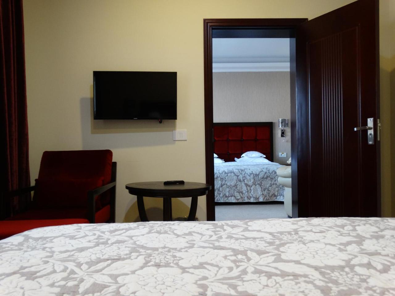 Hotel Terra Iasi Valea Lupului  Екстер'єр фото